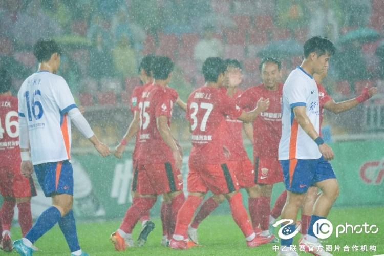 罗马诺：巴黎FC总价2000万欧签布莱顿中卫库博拉，各方已达协议
